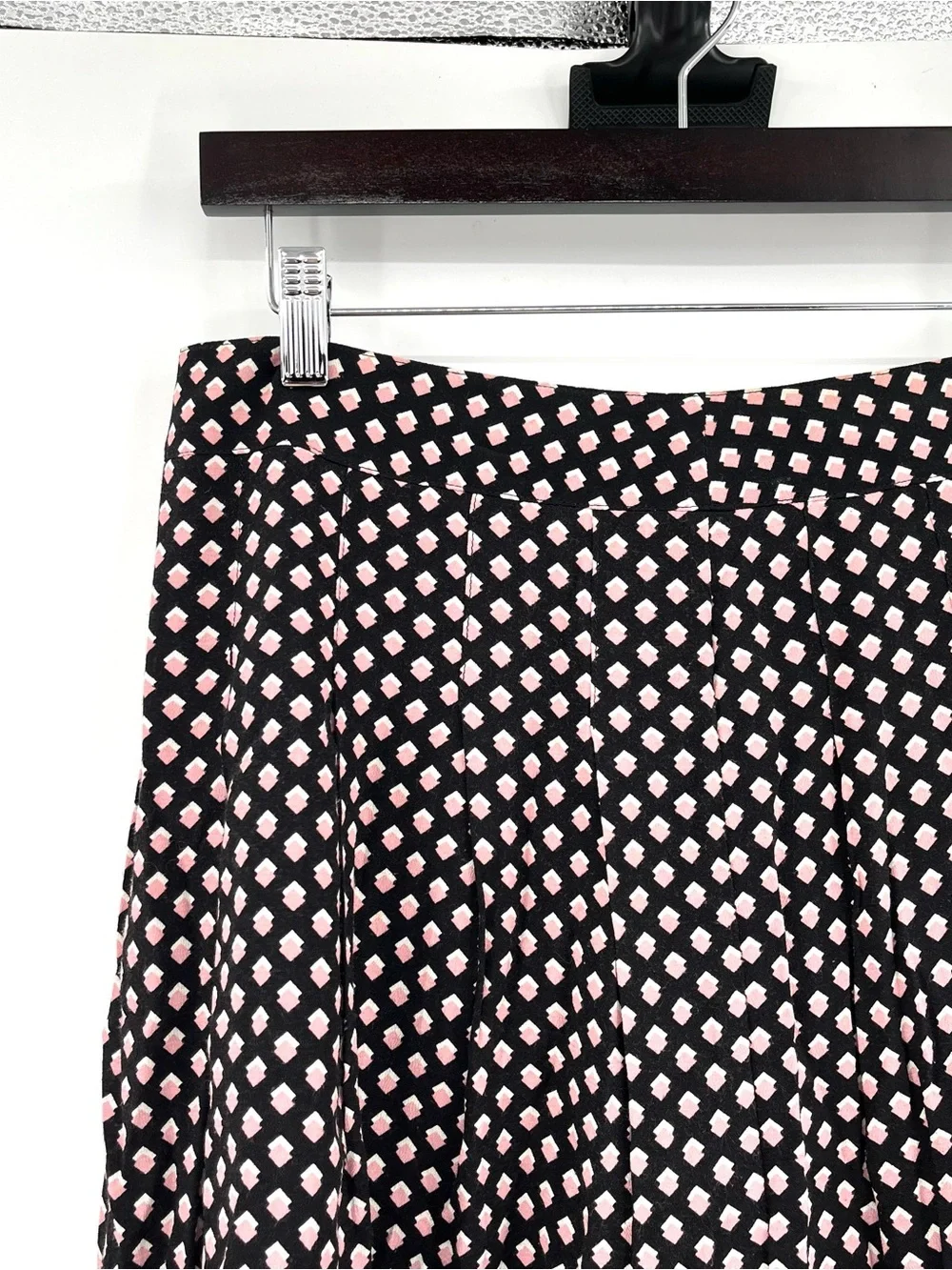 TALBOTS Skirt Black Pink Print Squares Geometric 8P Flowy Pleated Knee Length